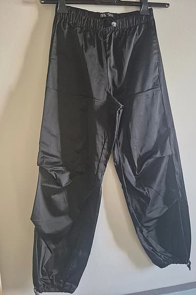 Zara Black Baggy Trousers size XS/S by Zara — pre-loved on Thrifted.mt