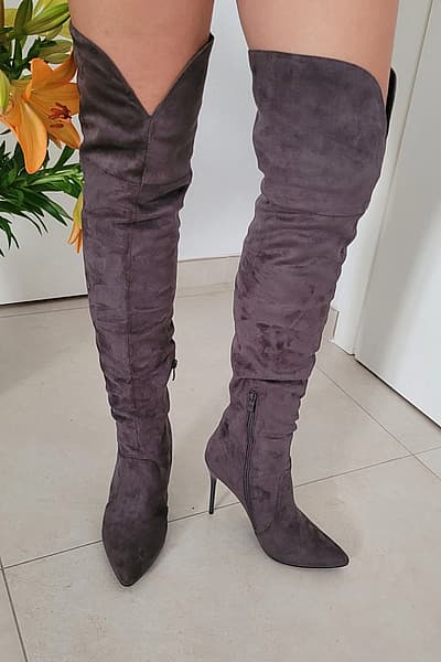 High heel boots — pre-loved on Thrifted.mt