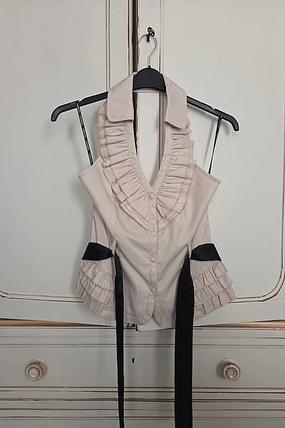 Morgan Ruffled Sleeveless Blouse by Morgan — pre-loved on Thrifted.mt