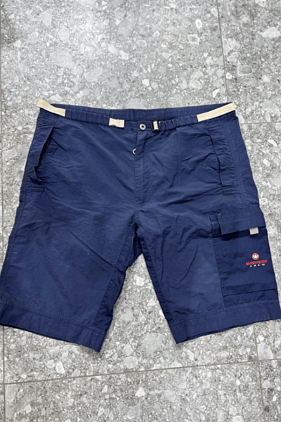 Murphy & Nye crew shorts by Murphy & Nye — pre-loved on Thrifted.mt