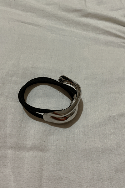 Silver Sculptural Metal Hair Tie — pre-loved on Thrifted.mt