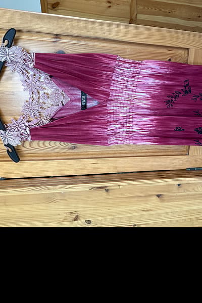 Red Dress — pre-loved on Thrifted.mt