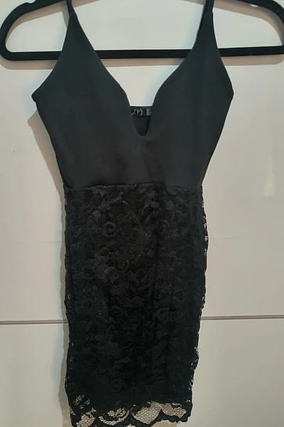 Black lace bodycon mini dress by Boohoo — pre-loved on Thrifted.mt