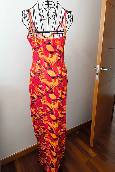 Orange red tropical maxi dress — pre-loved on Thrifted.mt