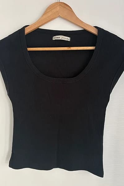 Pull&Bear Ribbed Scoop Neck Top by Pull&Bear — pre-loved on Thrifted.mt