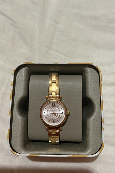 Gold Tone Fossil Watch by Fossil — pre-loved on Thrifted.mt