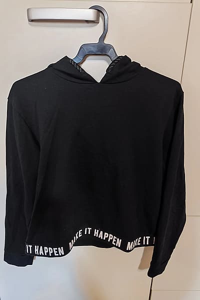 Black shirt — pre-loved on Thrifted.mt