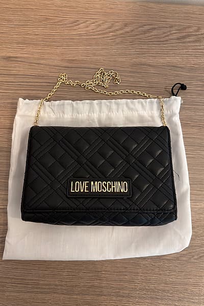 Love Moschino quilted chain bag by Love Moschino — pre-loved on Thrifted.mt