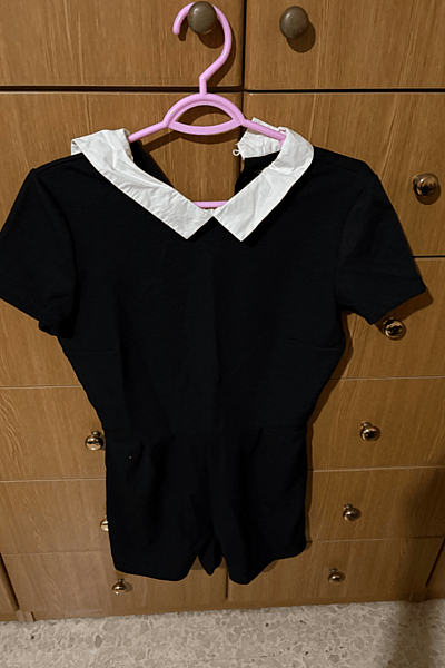 Short Sleeved Contrast Collar Playsuit — pre-loved on Thrifted.mt