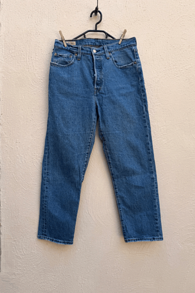 Levi's 501 Mom jeans by Levi's — pre-loved on Thrifted.mt