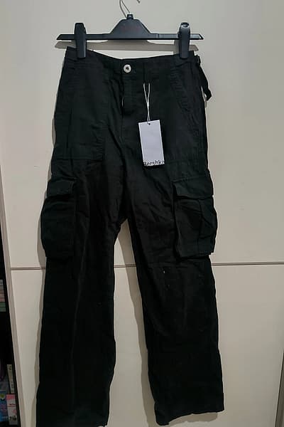 Bershka Black Cargo Straight Trousers by Bershka — pre-loved on Thrifted.mt