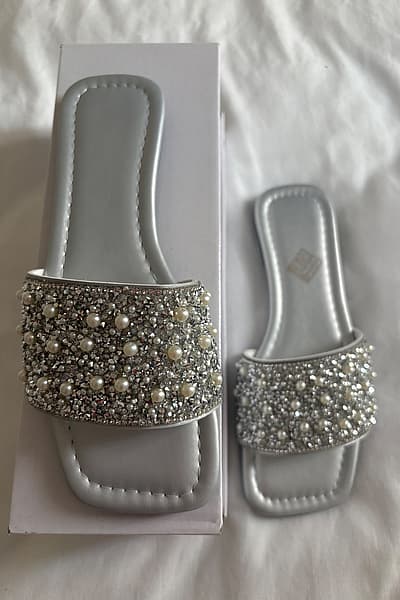 Silver pearl embellished slider shoes  by SHEIN — pre-loved on Thrifted.mt