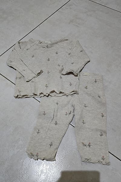 H&M Floral Waffle Knit Set by H&M — pre-loved on Thrifted.mt