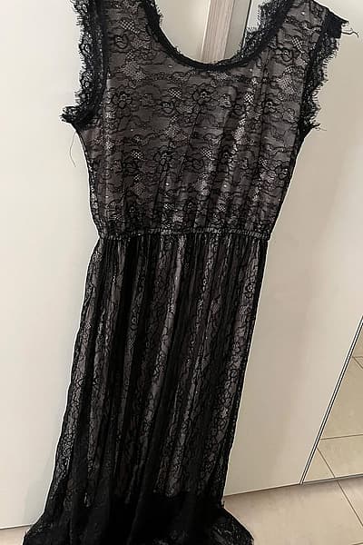 Elegant Black Lace Maxi Dress — pre-loved on Thrifted.mt