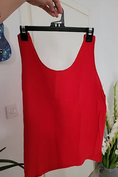 Vintage 100% silk top — pre-loved on Thrifted.mt