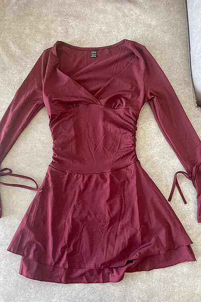 Burgundy Ruched Long Sleeve Dress — pre-loved on Thrifted.mt