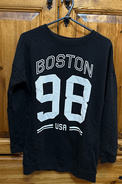 New Look Boston sweater by New Look — pre-loved on Thrifted.mt