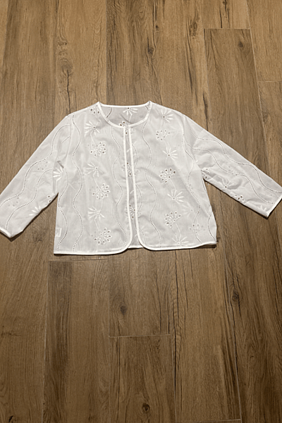 White Embroidered Lace Cardigan — pre-loved on Thrifted.mt