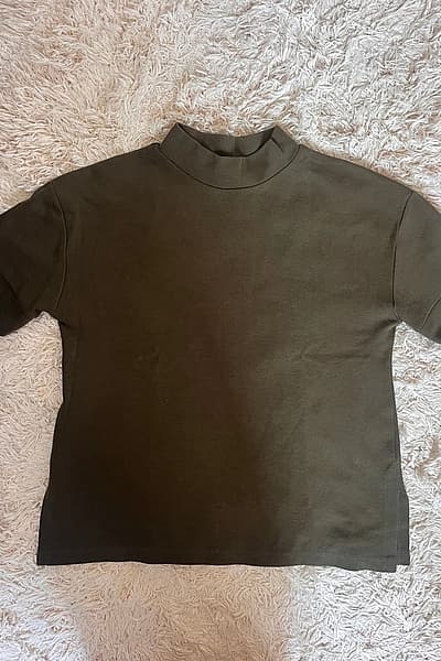 Dark green mock neck top ZARA S by Zara — pre-loved on Thrifted.mt