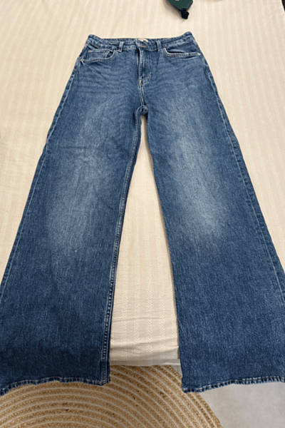Classic Blue Wide Leg Jeans by H&M — pre-loved on Thrifted.mt