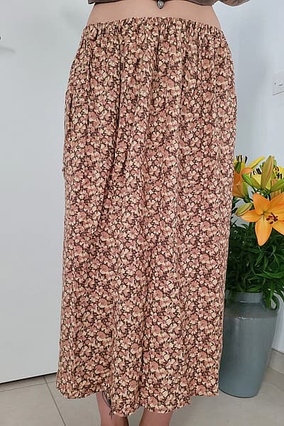 Floral stretchy maxi skirt — pre-loved on Thrifted.mt