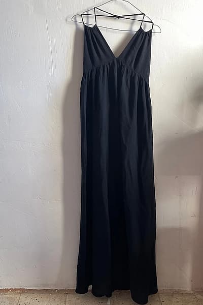 Black V-Neck Maxi Dress by Design Lab — pre-loved on Thrifted.mt