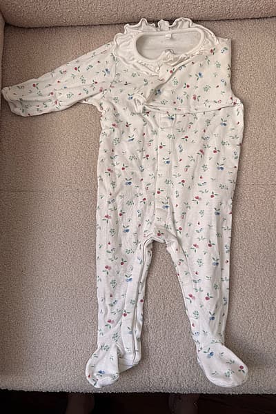 Long-sleeve cotton pyjama - fleural - 6/9 months by Petit Bateau — pre-loved on Thrifted.mt