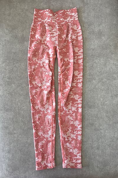 Pink Camo Seamless Gym Leggings by Prozis — pre-loved on Thrifted.mt