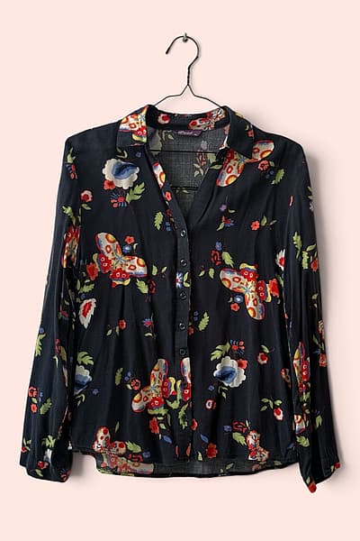 Printed Button-Up Long Sleeve Shirt by Deck — pre-loved on Thrifted.mt