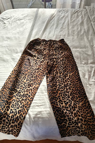 Leopard print wide leg trousers — pre-loved on Thrifted.mt