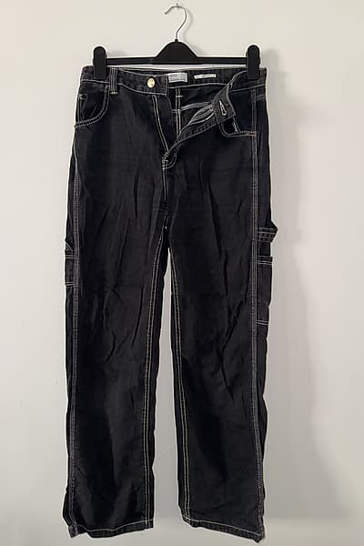 Straight Leg Black Carpenter Jeans by Bershka — pre-loved on Thrifted.mt