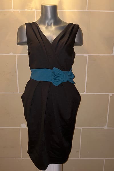 Black Pocket Dress Size L by Unknown — pre-loved on Thrifted.mt