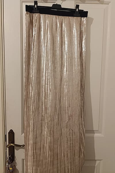 Metallic pleated midi skirt — pre-loved on Thrifted.mt