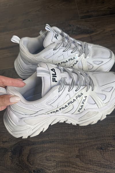 Ciao! Vendo sneakers Fila bianche in buonissimo stato numero 37,5 eu by Fila — pre-loved on Thrifted.mt