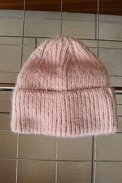Pink Beanie — pre-loved on Thrifted.mt