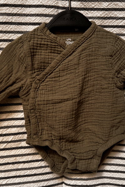 Textured Muslin Wrap Baby Bodysuit by Topomini — pre-loved on Thrifted.mt