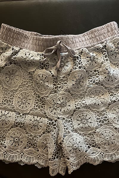 Floral lace drawstring shorts by Miss kimery — pre-loved on Thrifted.mt