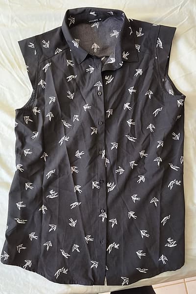 Calliope Sleeveless Bird Print Shirt by Calliope — pre-loved on Thrifted.mt