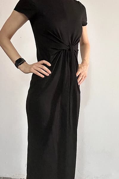 Black knot front midi dress - Springfield by Springfield — pre-loved on Thrifted.mt