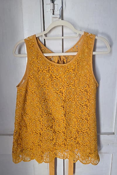 Yellow floral lace sleeveless top by Scee — pre-loved on Thrifted.mt