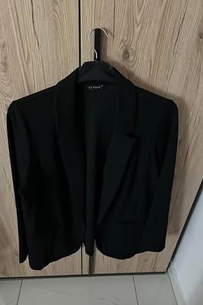 Black Blazer — pre-loved on Thrifted.mt