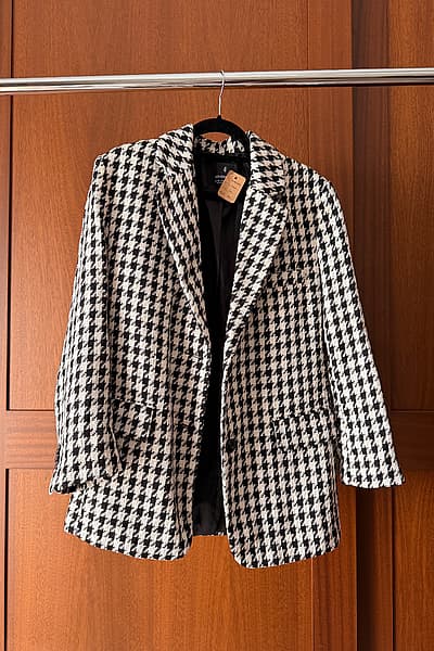 Stradivarius Black-White Blazer — pre-loved on Thrifted.mt