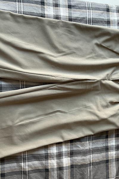 Sage grew tailored high-waisted trousers by Kiabi — pre-loved on Thrifted.mt
