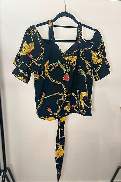 Black Chain Print Blouse — pre-loved on Thrifted.mt