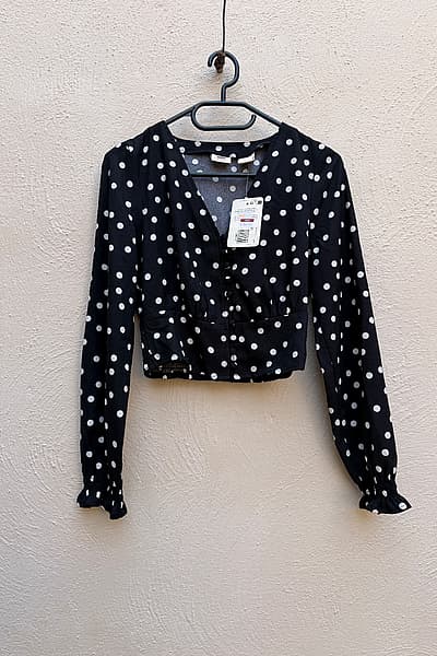 Levi's Polka Dot Button Blouse by Levi's — pre-loved on Thrifted.mt