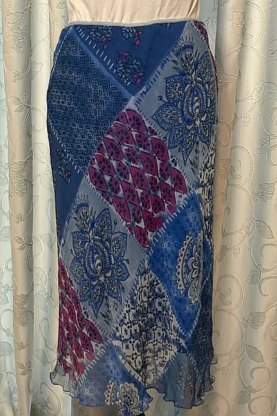 Jonathan Martin Studio Skirt Y2K by Jonathan Martin studio — pre-loved on Thrifted.mt
