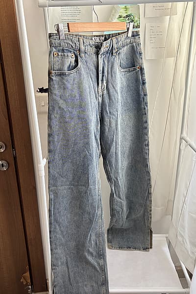 Motel Denim Straight Leg Jeans by Motel — pre-loved on Thrifted.mt