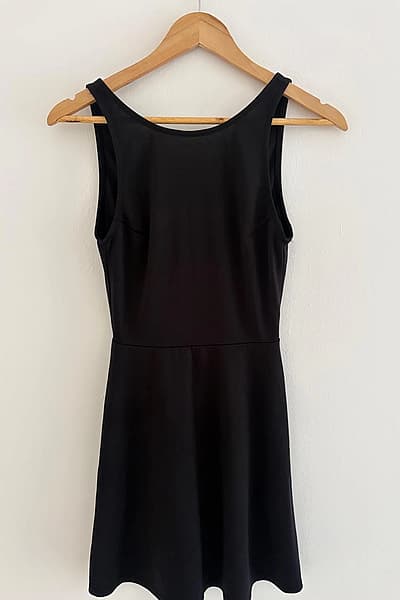 H&M Black Sleeveless Dress by H&M — pre-loved on Thrifted.mt