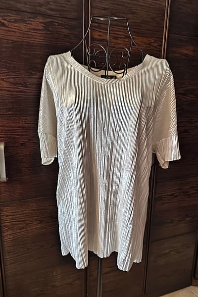 Metallic pleated silver top by Bershka — pre-loved on Thrifted.mt