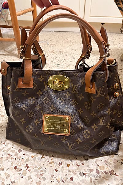 Louis Vuitton Monogram Tote Bag by Louis Vuitton — pre-loved on Thrifted.mt